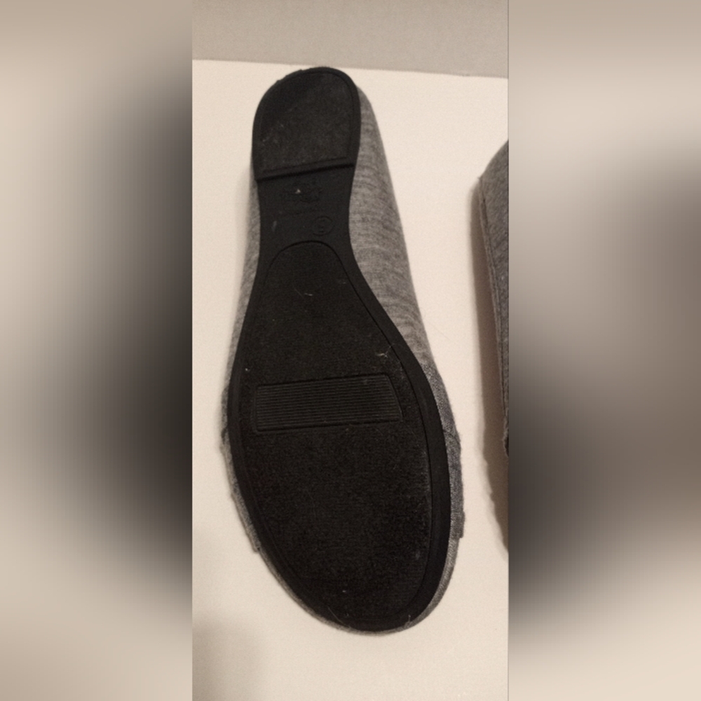 Grey flats - Picture 7 of 9